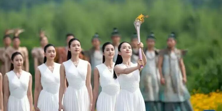 Кытайда XIX Азия оюндарынын оту жанды