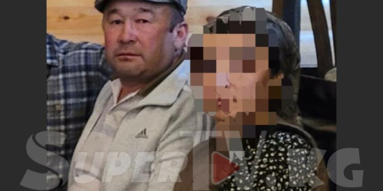 «7 бала атасыз калды». Караколдогу аэропортто темир конструкция кулап, каза болгон 2 адам тууралуу маалымат