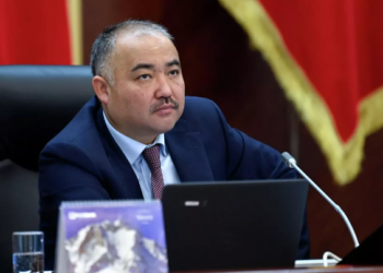 Нурланбек Шакиев: «Эч бир бала ата-энесинен ажырап, кароосуз калбашы керек»