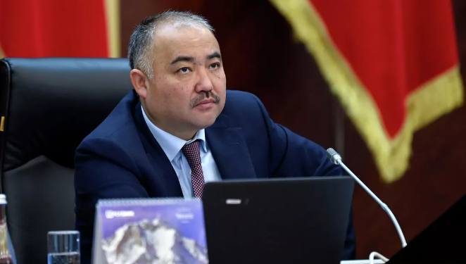 Нурланбек Шакиев: «Эч бир бала ата-энесинен ажырап, кароосуз калбашы керек»