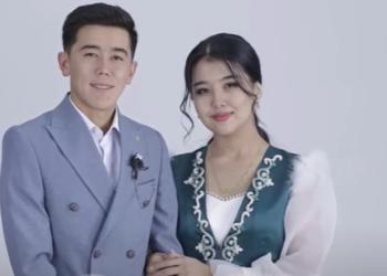 Ырчы Хадижа Камалидинова эмне үчүн хиджабды чечти? Жолдошу жооп берди