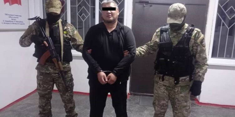 Ысык-Көлдө инвестордон 12 миң доллар алууга шектелип жергиликтүү кеңештин депутаты кармалды