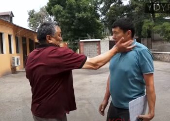 Эркин журналист Ыдырыс Исаковго иш учурунда кол көтөрүү боюнча милиция маалымат берди