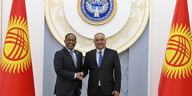 Төрага Нурланбек Шакиев Малайзиянын тышкы иштер министри менен жолугушту