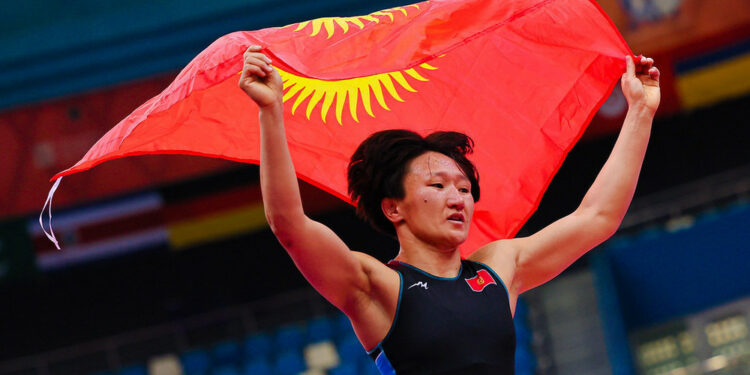 Баракелде! Айсулуу Тыныбекова Венгрияда өткөн рейтингдик турнирдин алтын медалын жеңди (видео)