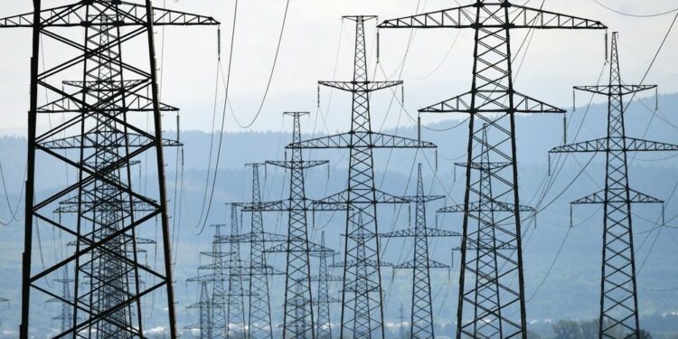 Кыргызстанда 1-августтан тарта энергетика тармагына өзгөчө кырдаал режими киргизилет