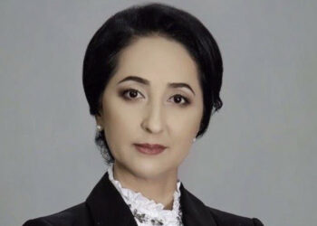 Равшан Жээнбековдун жубайы үй камагына чыкты. Ал келтирилген материалдык чыгымды толтурган