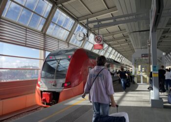 Орусияда кыргызстандык аялды поезд сүзүп кеткен