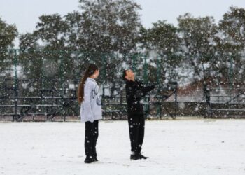 «Мындай 10 жылдан бери болгон эмес». Түштүк Африкада кар жаады (сүрөт)
