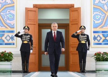 Шавкат Мирзийоев ант берип, Өзбекстандын президенти кызматына киришти (сүрөт)