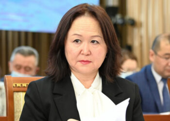 Мурдагы экология министри Динара Кутманова кармалды