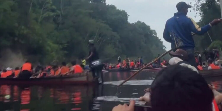 Кариб деңизинде кыргызстандык үй-бүлө каза болушу мүмкүн. ТИМ тактоо жүргүзүп жатат