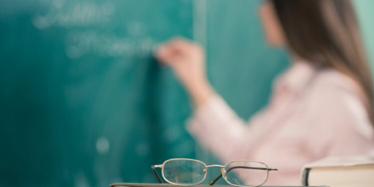 Акылбек Жапаров: «Ар бир мугалим өзү берген сабактан экзамен берсин»