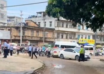 Кытайда бала бакчага кол салуу болуп, 6 адам каза болду