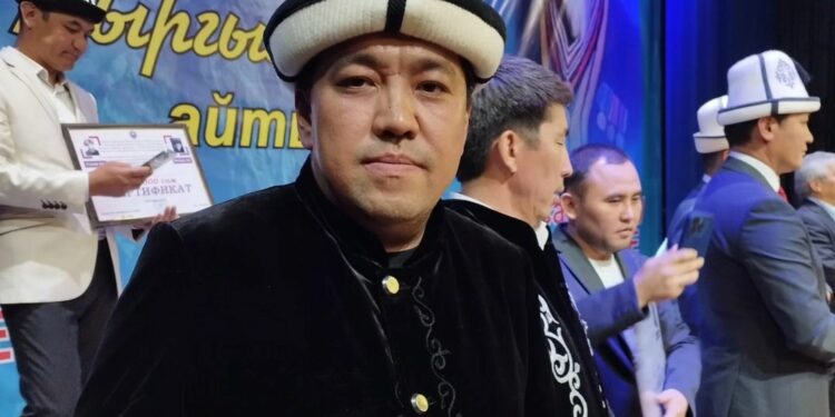 Караколдо өткөн айтышта Азамат Болгонбаев менен Мухтар Ниязов баш байгени алышты