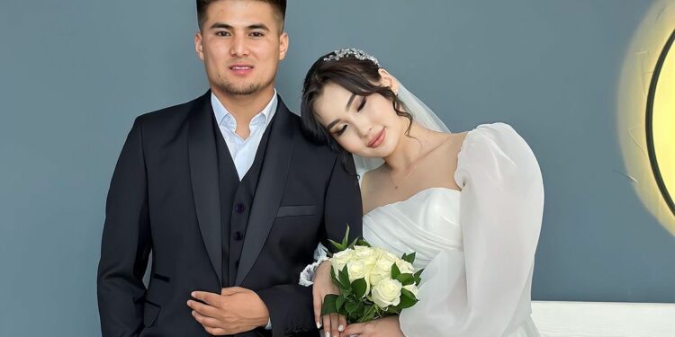 «Бир болайык» шоу берүүсүнөн табышкан Арген Асанов менен Аружан Бекешованын үлпөт тою өттү