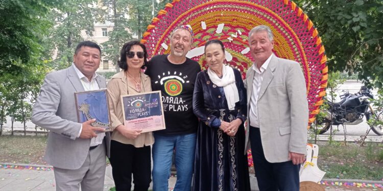 Актриса Назира Мамбетова Екатеринбургдагы фестивалда мыкты деп табылды