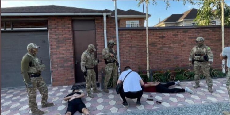 760 миң долларды ээлеп алган… Казакстанда издөөдө жүргөн жаран Бишкекте кармалды