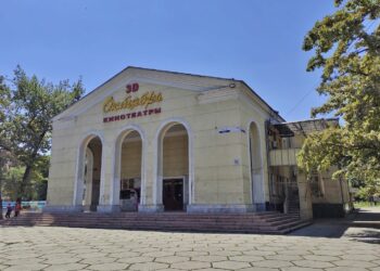 «Октябрь» кинотеатрынын имараты Чүй облустук театрынын карамагына өттү