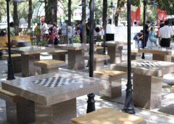 Бишкекте шахмат аллеясы ачылды (сүрөт)