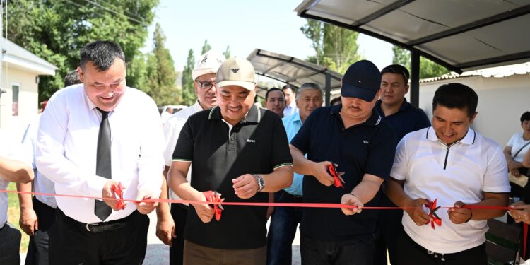 Нурланбек Шакиев Кербендеги архив жана архитектура мекемелеринин имараттарынын ачылышына катышты