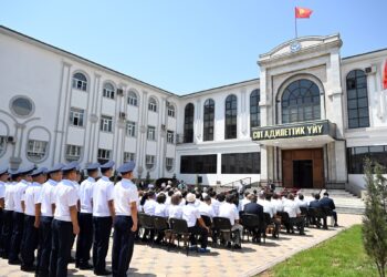 Садыр Жапаров Жалал-Абад шаарында Сот адилеттиги үйүн ачты (сүрөт)