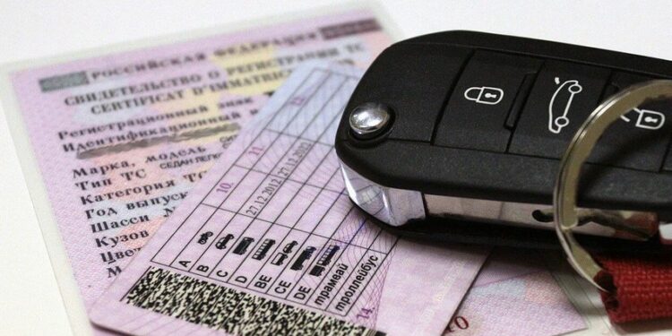 Садыр Жапаров: «Мындан ары окубай туруп эч ким айдоочулук күбөлүк ала алышпайт»