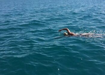 ӨКМ сууга түшүүнүн эрежелери менен бөлүшүп, сүзө албагандарга кеңеш берди