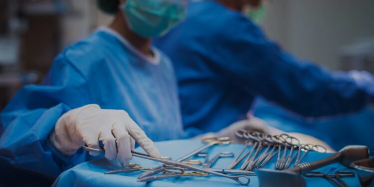 “Түркиядан 120 адис келди”. Кыргызстанда бөйрөк алмаштыруу операциясы жасалары маалымдалды