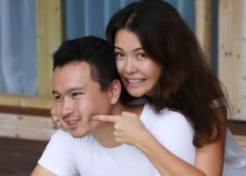 Казак актрисасы Асел Садвакасова турмушка чыкпай калуудан коркконун жазды