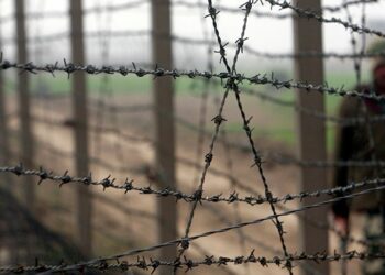 Чек ара кызматы: “Кыргыз-тажик чек арасына чектеш аймактардын тургундары ортосунда чыр-чатак чыкты“