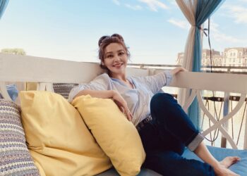 «Апам 2 уулдан кийин кыздуу болгусу келген». Ырчы, актриса Асема бүгүн 37 жашка толду