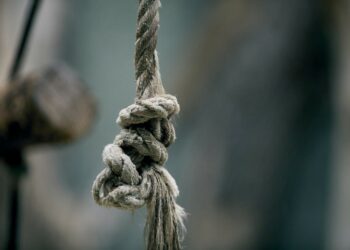 Ноокатта 8-класстын окуучусу өз жанын кыйды