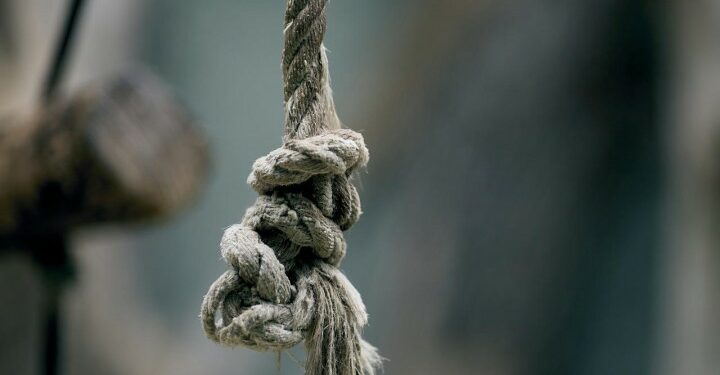 Ноокатта 8-класстын окуучусу өз жанын кыйды