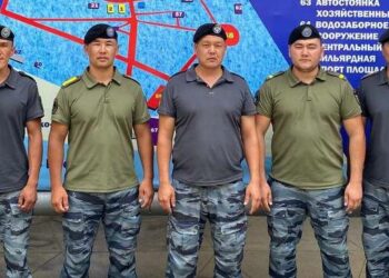 Ысык-Көлдө милиция кызматкерлери сууга чөгүп жаткан жигитти куткарып калышты