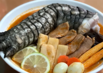 Үч саатта бышат, порциясы 50 доллар. Тайванда крокодилдин этинен тамак жасала баштады