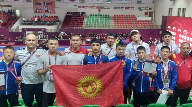 Эркин күрөш боюнча курама команда Азия чемпиондугунда 1 алтын, 3 коло медаль жеңди