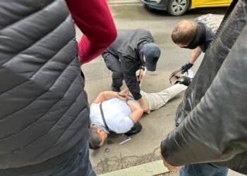 ИИМ: «Мамлекеттер аралык издөөдө жүргөн кыргыз жараны Москвада тууганынын паспортун колдонуп жүргөн»