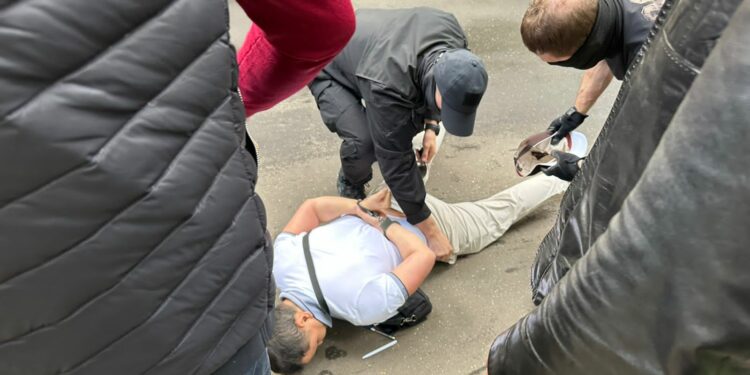 ИИМ: «Мамлекеттер аралык издөөдө жүргөн кыргыз жараны Москвада тууганынын паспортун колдонуп жүргөн»