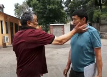 Ыдырыс Исаковго кол көтөрүү. Милиция ишти токтотту