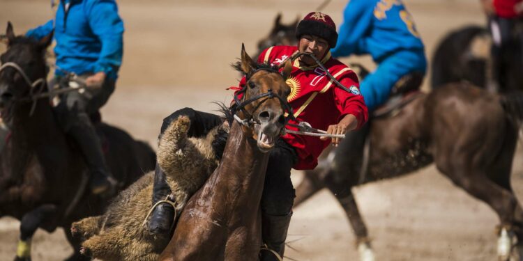 Садыр Жапаров Көк бөрү боюнча клубдар аралык биринчи дүйнөлүк чемпионатты ачат