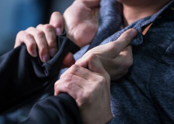 Бишкектеги кафеде чыккан мушташ боюнча 3 жаран кармалды