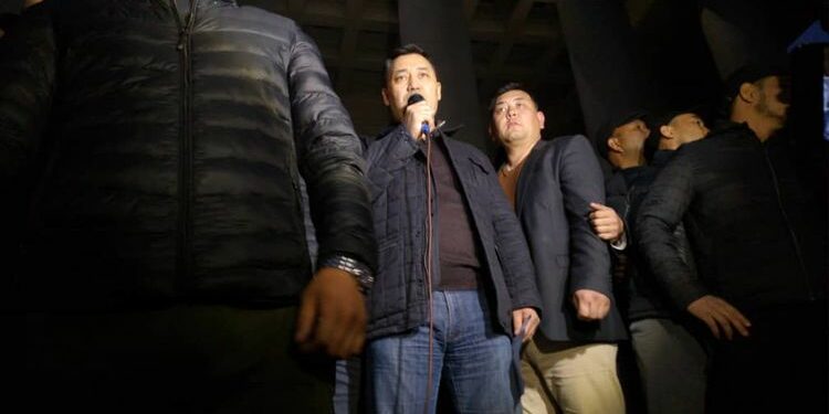 Садыр Жапаров: «Өзүн эркин журналистмин деп алгандардын илгертен бери кыргызга кылган зыяныңардан башка пайдаңар жок»