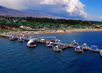 Эми Ысык-Көлдүн пляждарына көлдүктөр гана эмес, эс алуучулардын бардыгы эркин кире алат