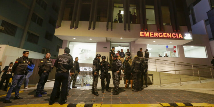 Эквадордо президенттикке талапкердин өлтүрүлүшү. Өлкөдө 60 күнгө өзгөчө кырдаал жарыяланды