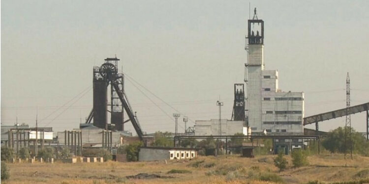 Казакстанда шахтада чыккан өрттөн 2 адам каза болуп, 3 адам дайынсыз болууда