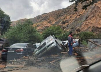 Тажикстанда нөшөрлөп жааган жамгырдан 13 адам каза болду