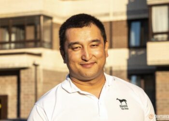 Орусияда таксист болуп иштеген кыргызстандык жүргүнчүнүн төрөтүн кабыл алды