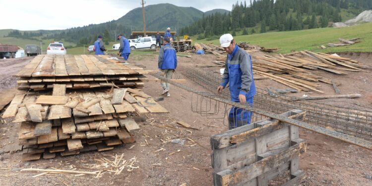 12 жылдан бери иштебей турган Жыргалаң көмүр кени ишке кирди (сүрөт)
