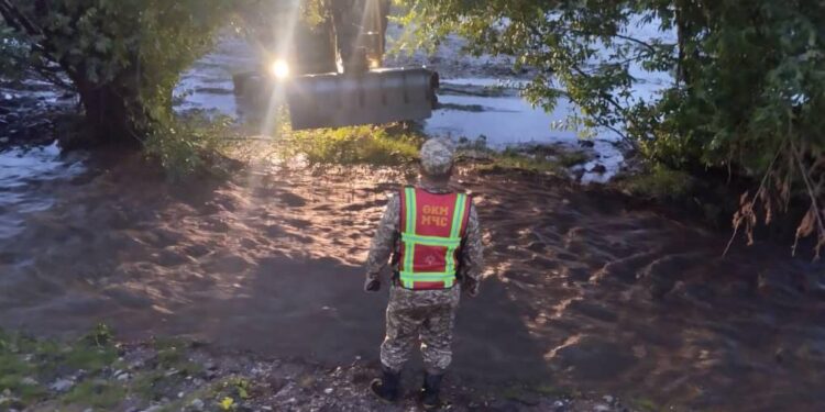 Түптөгү Кең-Суу жана Байзак айылдарында сел жүрдү (видео)